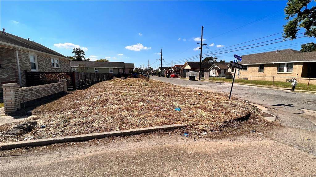 2142 Louisa Street - Photo 1