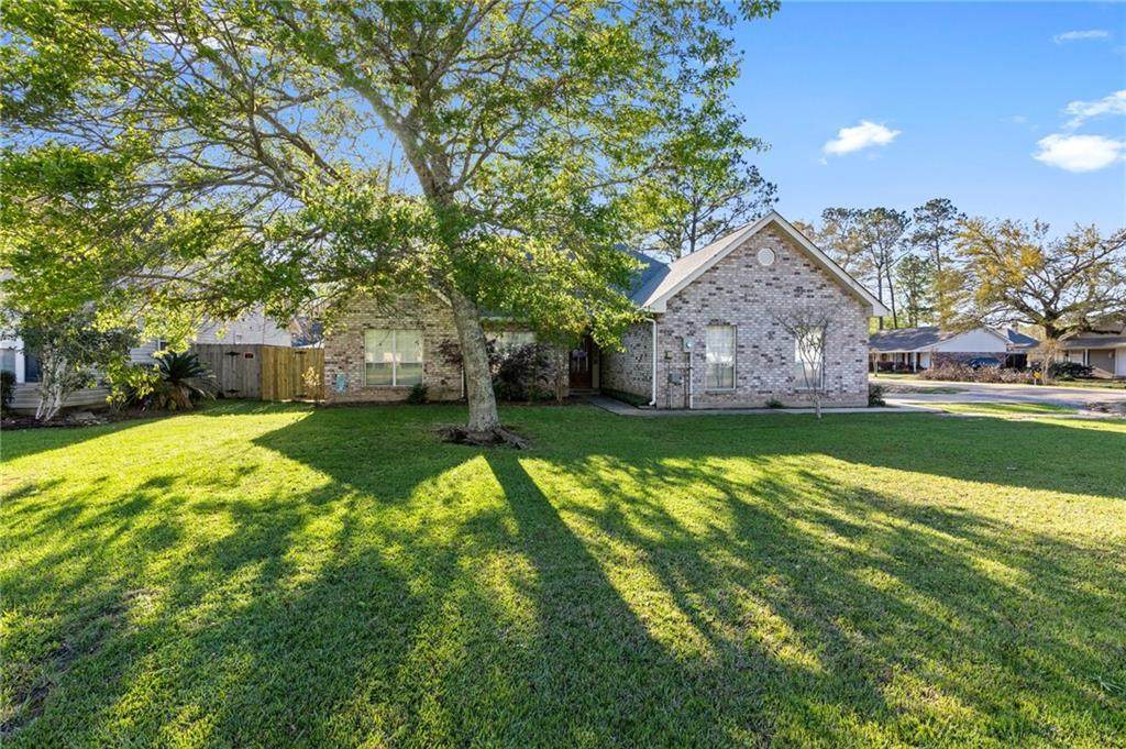 18108 Wedgewood Drive - Photo 1