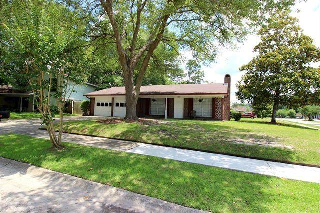 102 Chantilly Lane - Photo 1