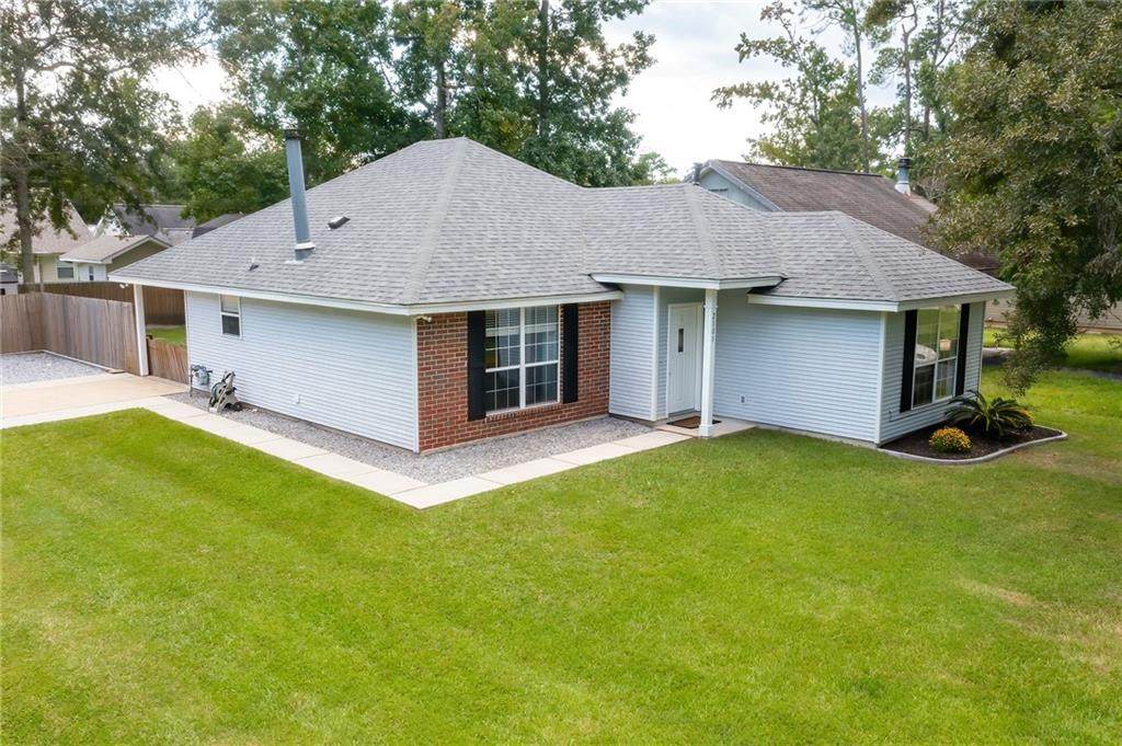 2101 Pelican Street - Photo 1