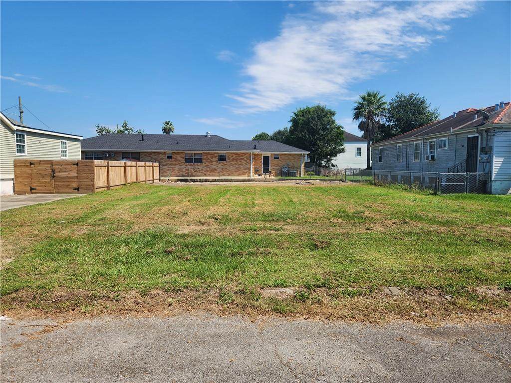 6061 Cameron Boulevard - Photo 1