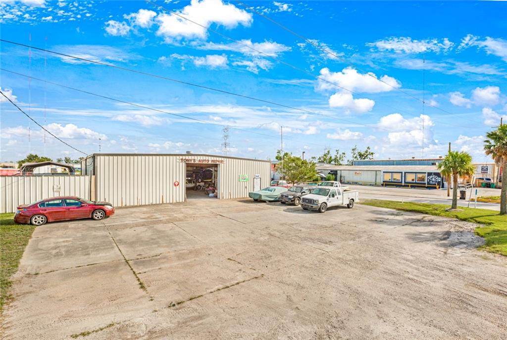 3901 Paris Road - Photo 1