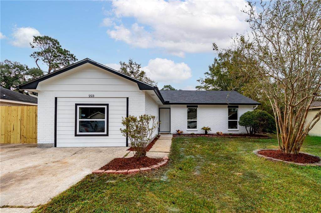 223 Foxbriar Court - Photo 1