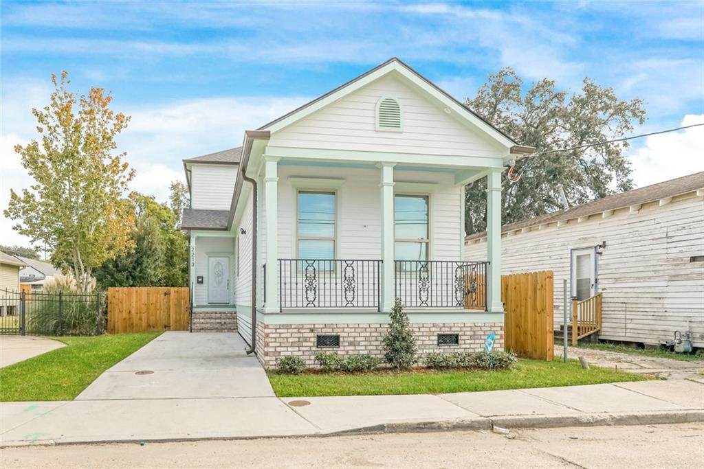 2213 Leonidas Street - Photo 1