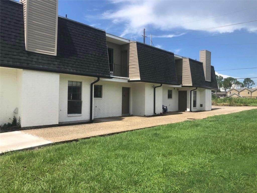 85 Carriage Lane - Photo 1