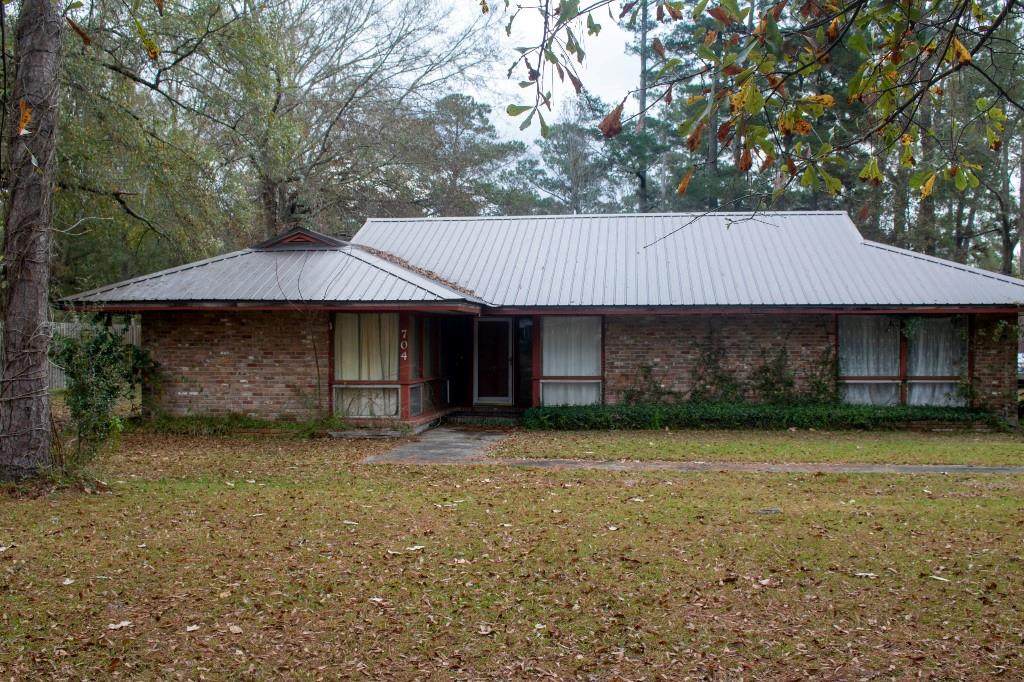 704 Columbia Street - Photo 1