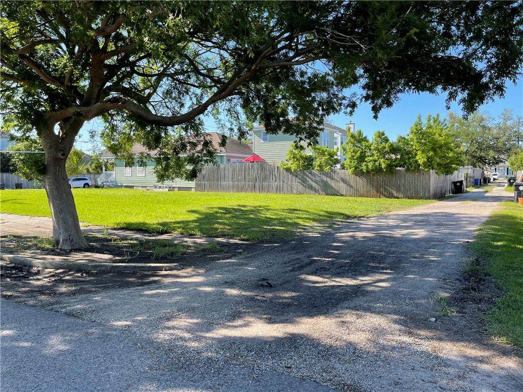 221 Walker Street - Photo 1