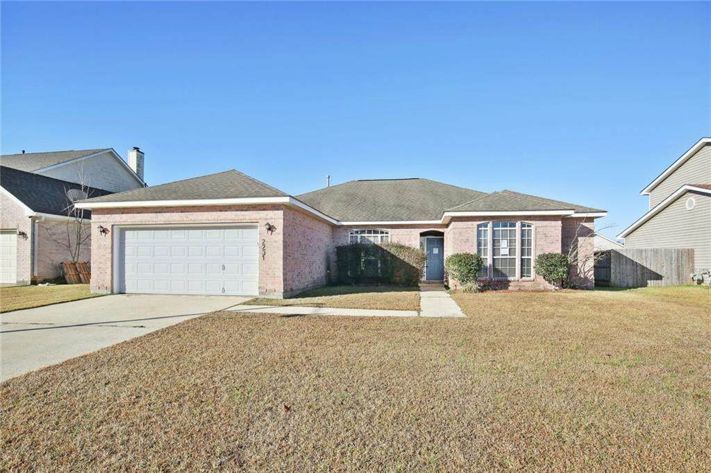 2231 Summertree Drive - Photo 1
