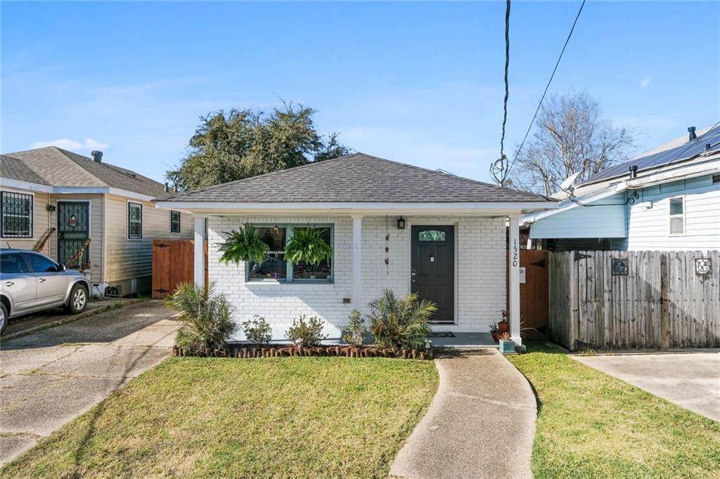 1520 Pauline Street - Photo 1