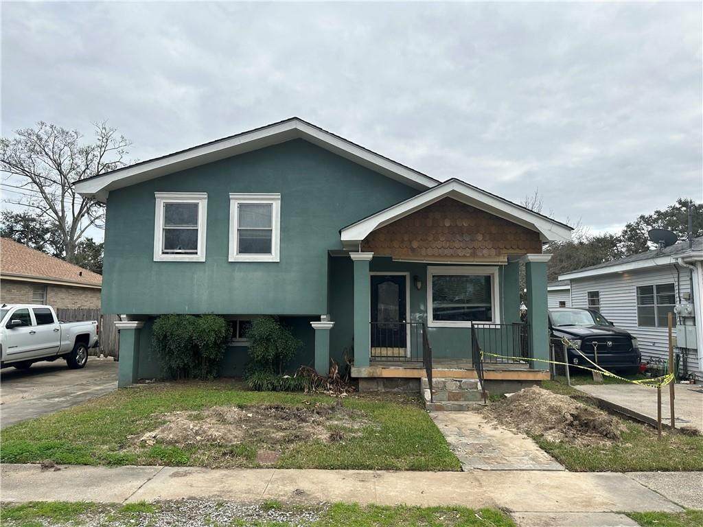 723 Arnold Avenue - Photo 1