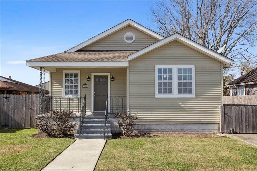 204 Grove Avenue - Photo 1