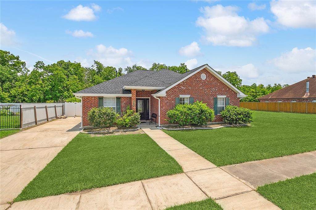 3817 Jacob Drive, Chalmette, LA 70043 (MLS 2396890) Amanda Miller