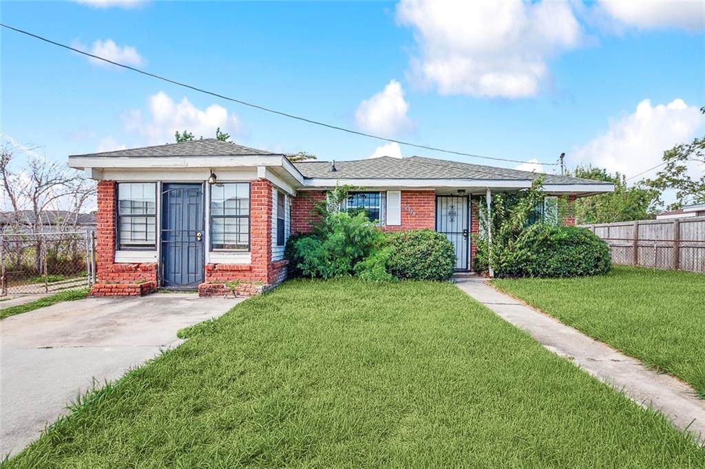 4918 Longfellow Drive - Photo 1