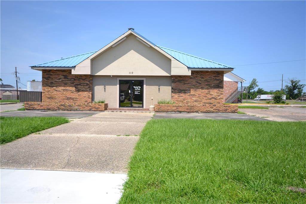 110 Lakewood Drive - Photo 1