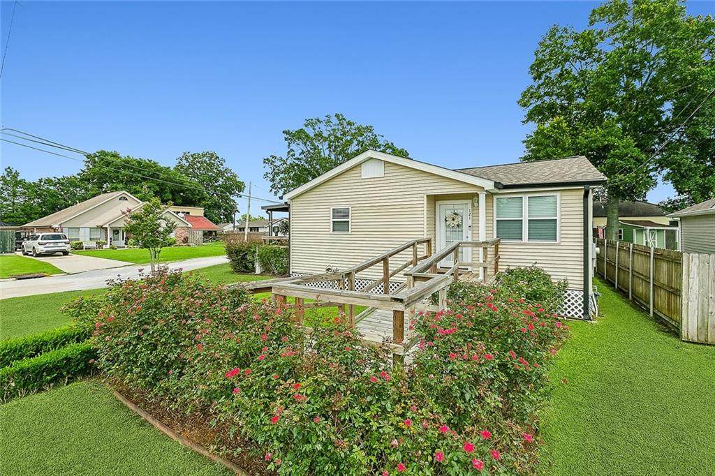 121 Kenneth Drive - Photo 1