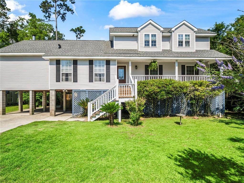 721 Woodridge Boulevard - Photo 1