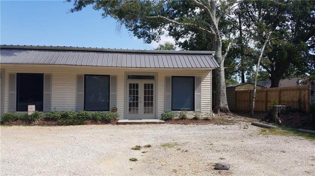 100 Ridgewood Drive - Photo 1