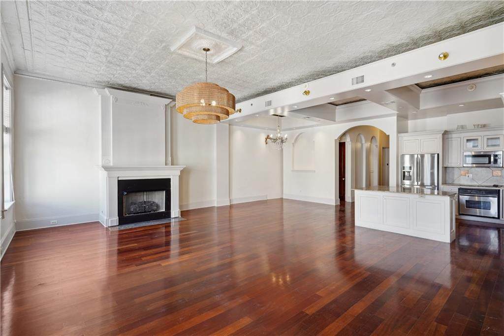 713 Camp Street - Photo 1