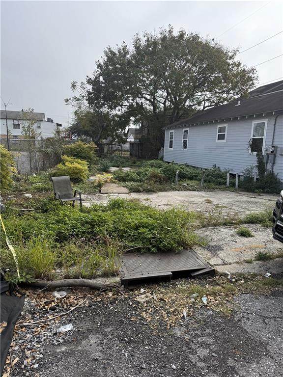 1412 Prieur Street - Photo 1