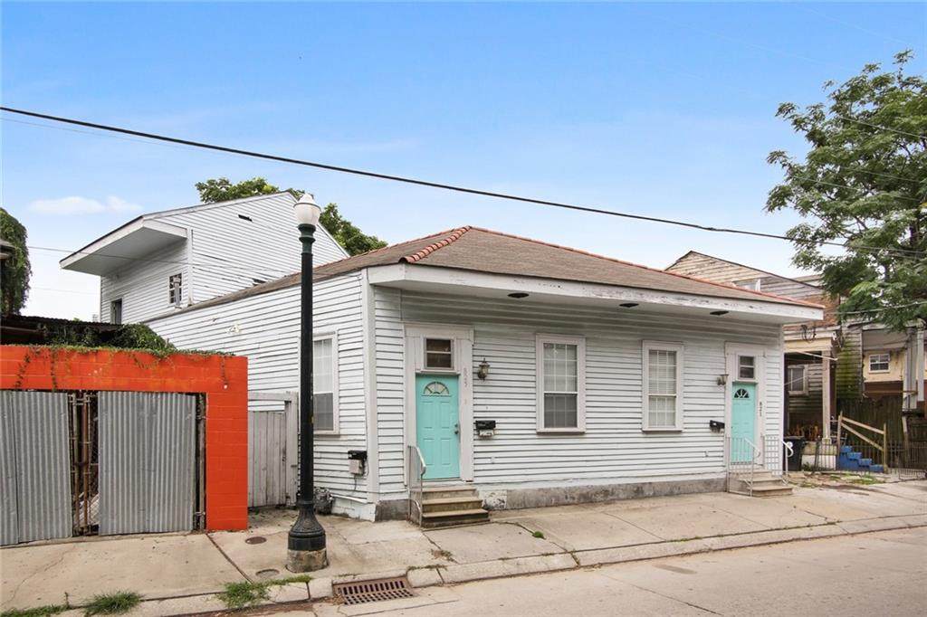 821 Felicity Street - Photo 1