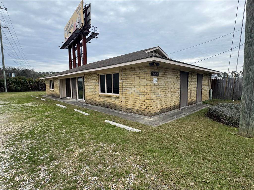 685 I-10 Service Road - Photo 1