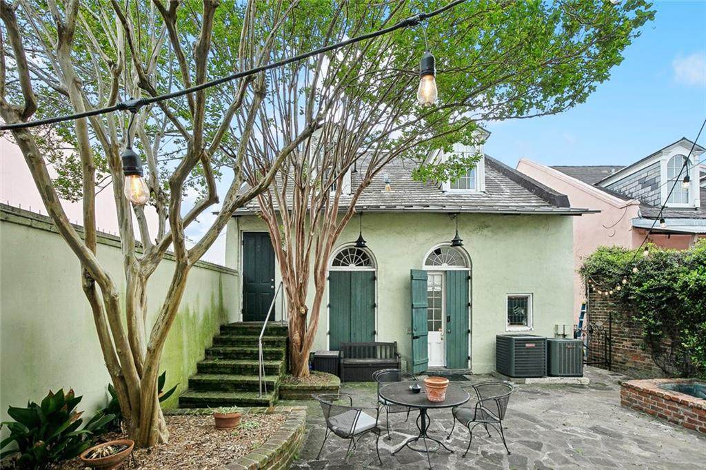 https://bt-photos.global.ssl.fastly.net/neworleans/orig_boomver_1_2490947-2.jpg