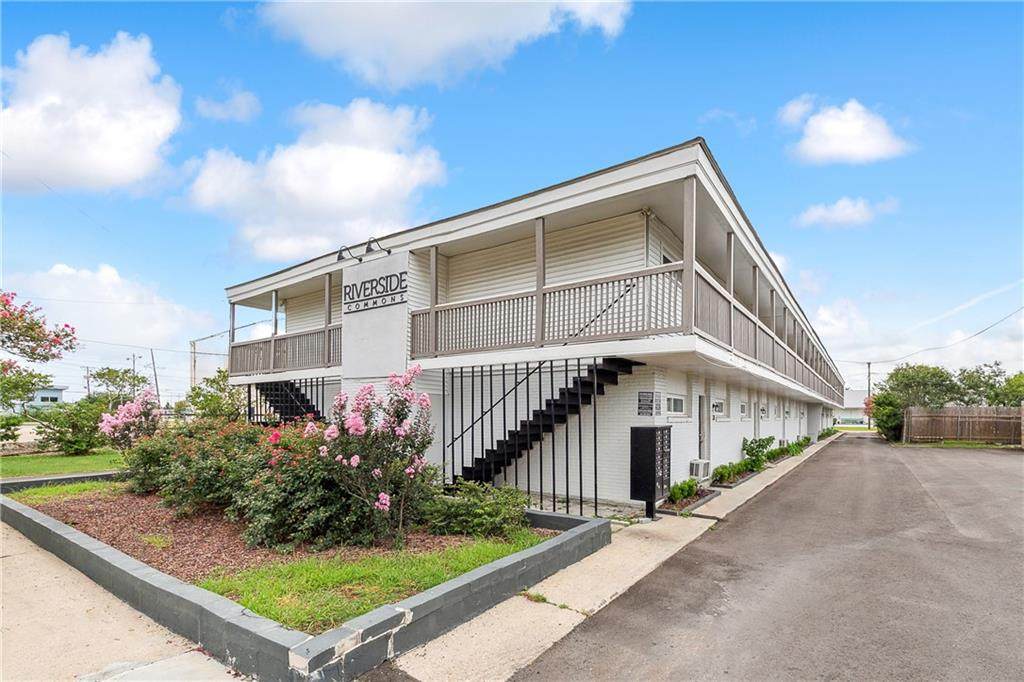 251 Barry Avenue - Photo 1