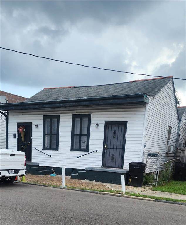 1353 Annette Street - Photo 1