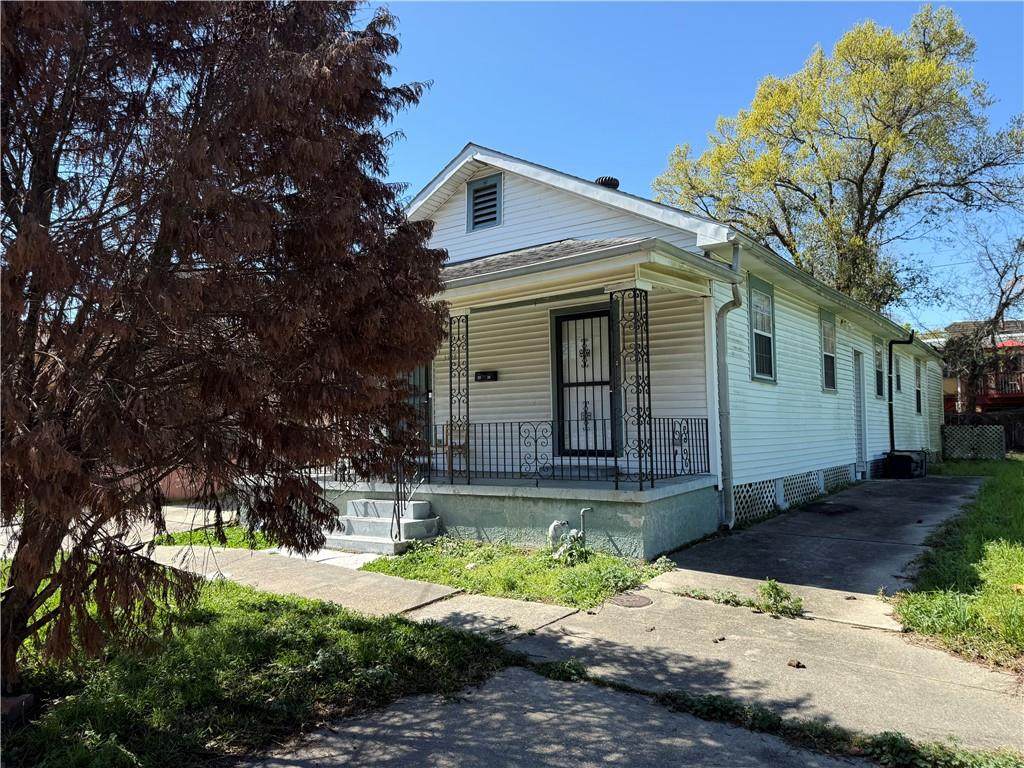 3528 30 Toledano Street - Photo 1