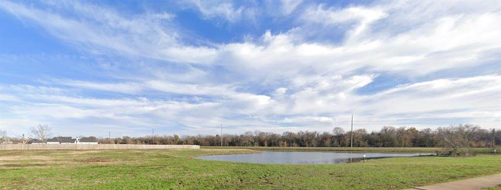 171 Versailles Boulevard - Photo 1