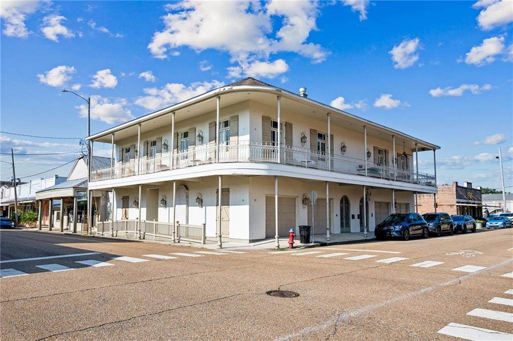 327 Columbia Street - Photo 1