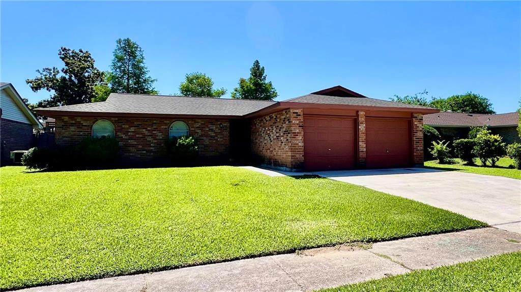 1720 Greenwood Drive - Photo 1