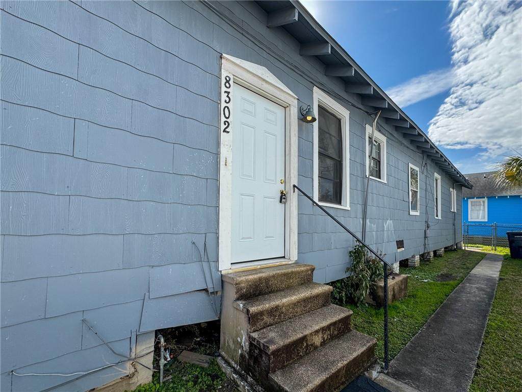 8302 Oleander Street - Photo 1