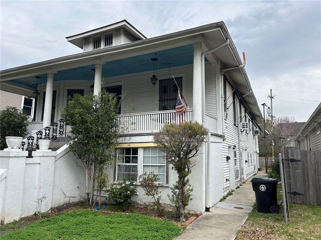 5653 Woodlawn Place - Photo 1