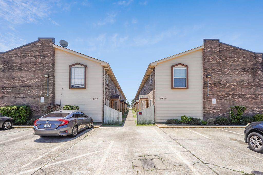 1635 Newport Place - Photo 1