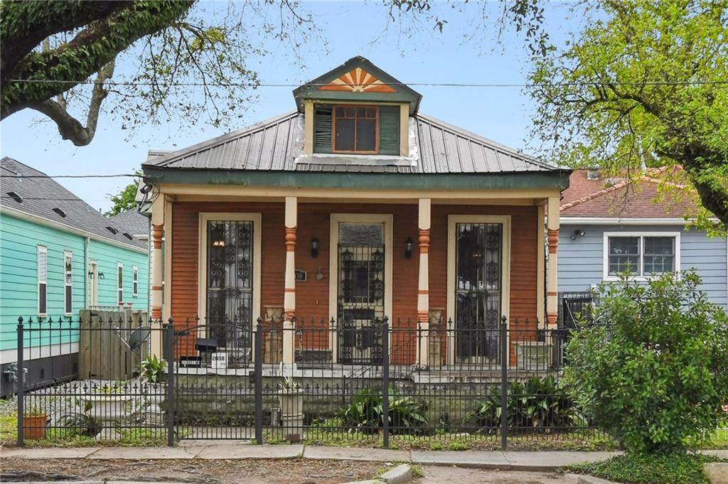 2038 Elysian Fields Avenue - Photo 1