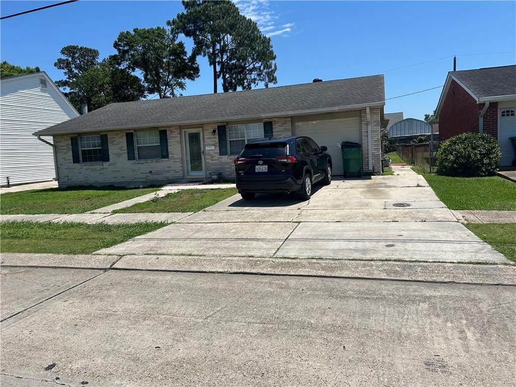 725 Oakwood Drive - Photo 1