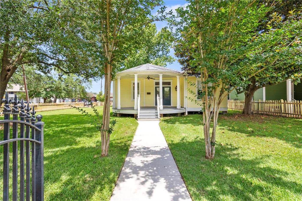 312 Oak Street - Photo 1