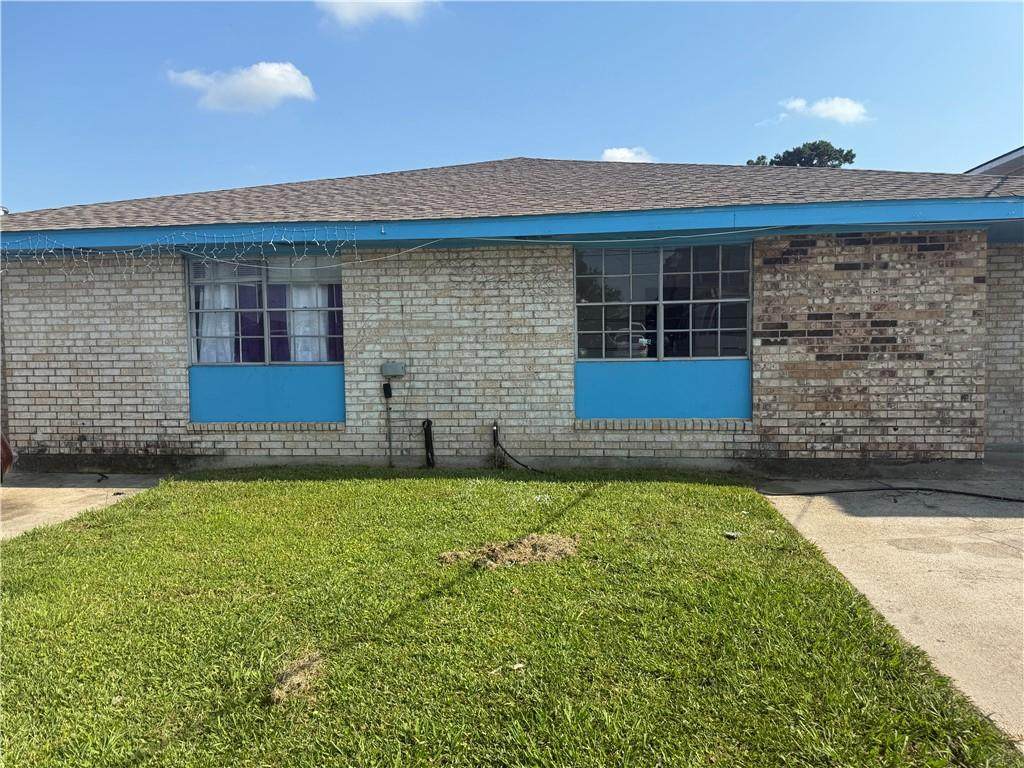 310 27TH Street - Photo 1