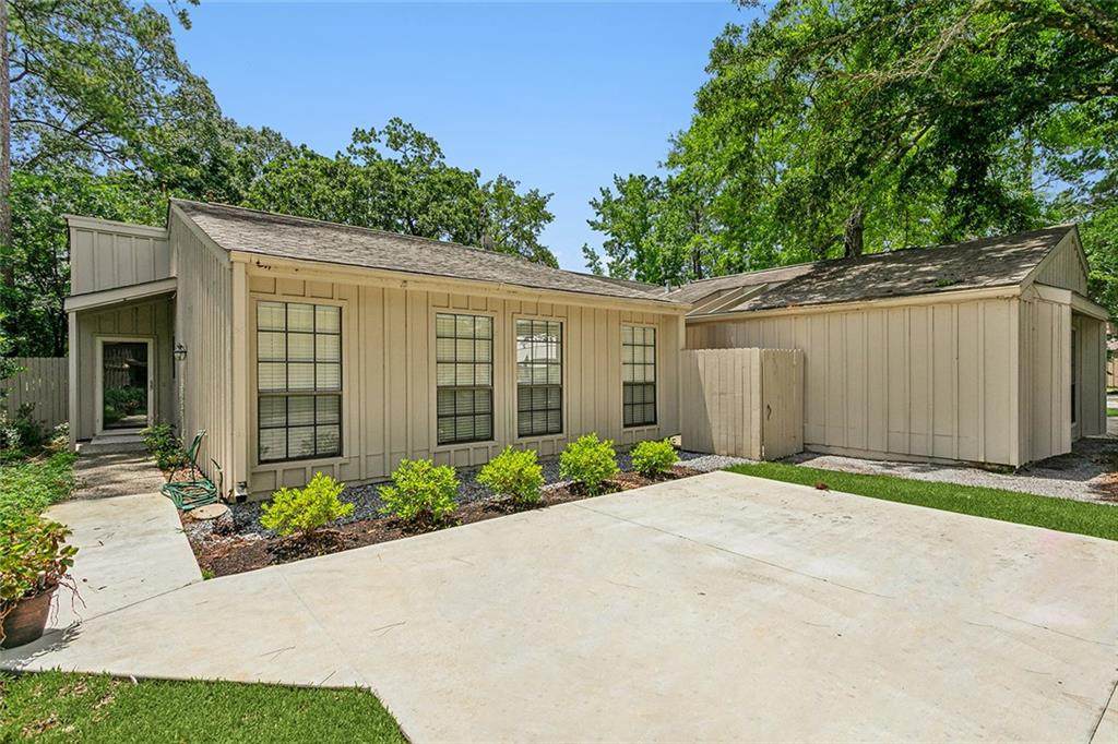 32 Court Villa Drive - Photo 1