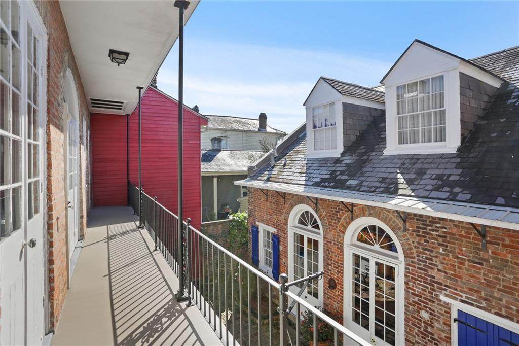 1029 Ursulines Avenue - Photo 1