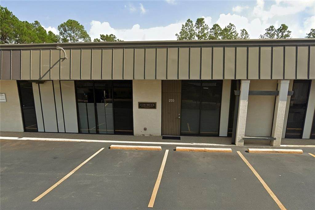 208 Highland Park Plaza - Photo 1