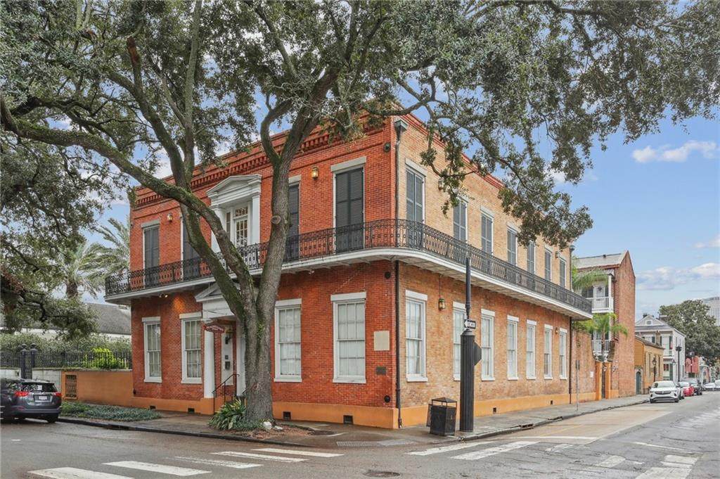 740 Esplanade Avenue - Photo 1