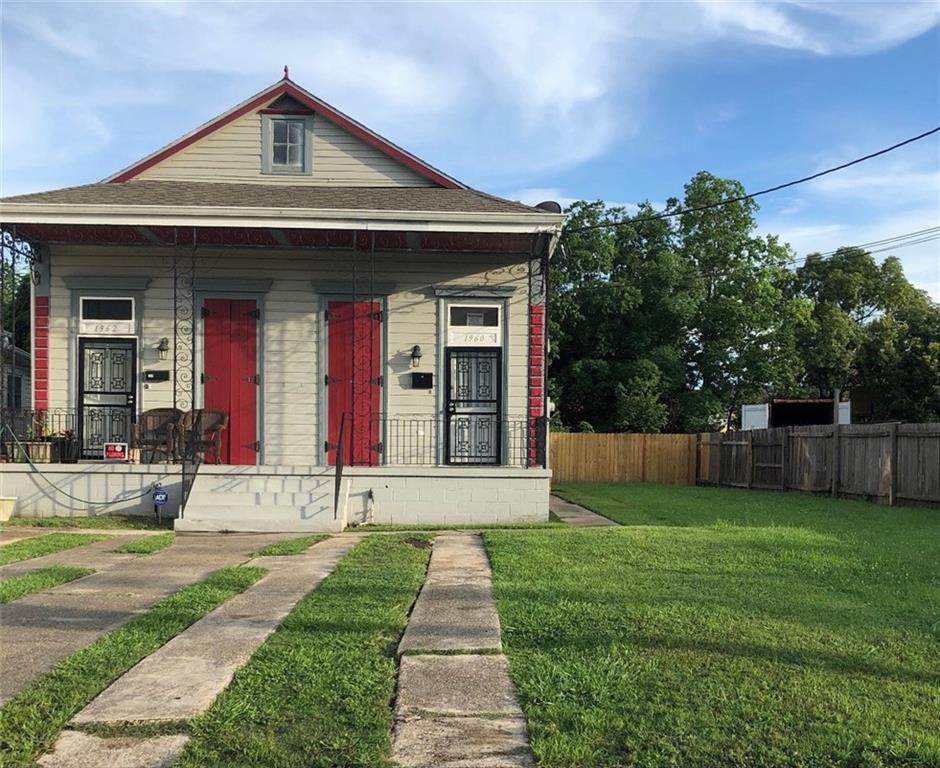 1960 Rocheblave Street - Photo 1