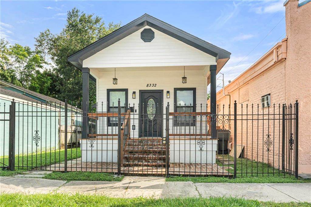 8332 Apple Street - Photo 1