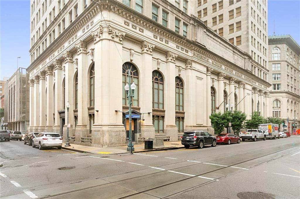 313 Carondelet Street - Photo 1