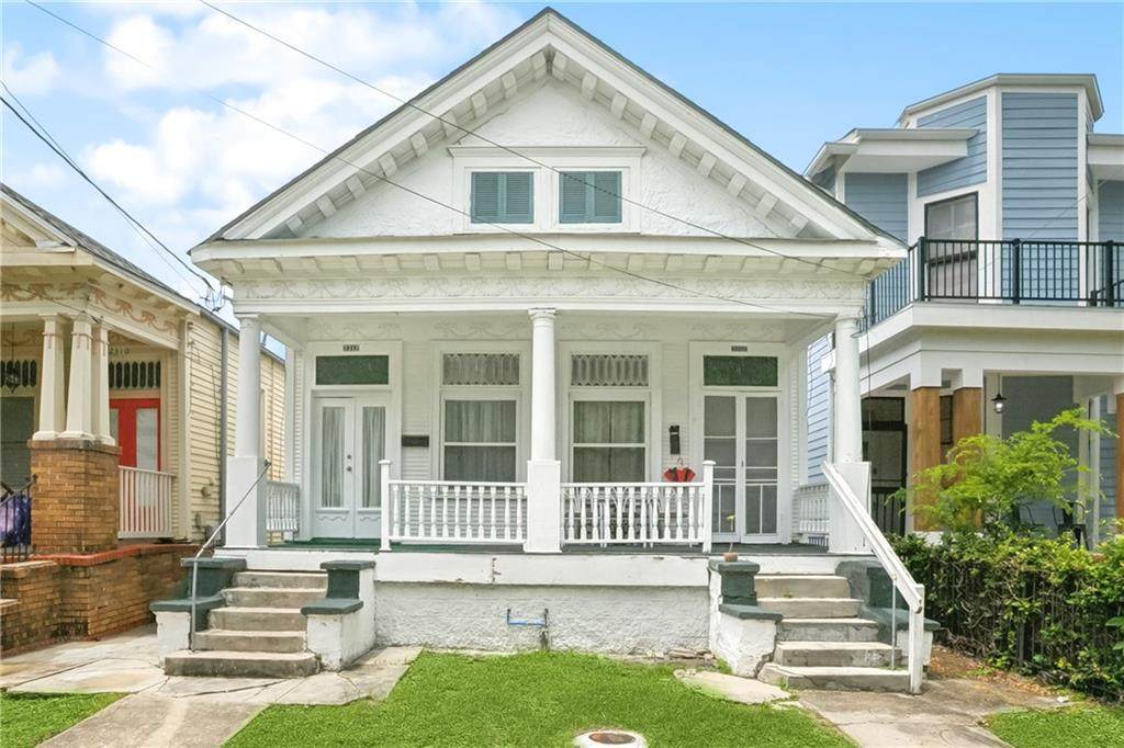 2312 Marengo Street - Photo 1