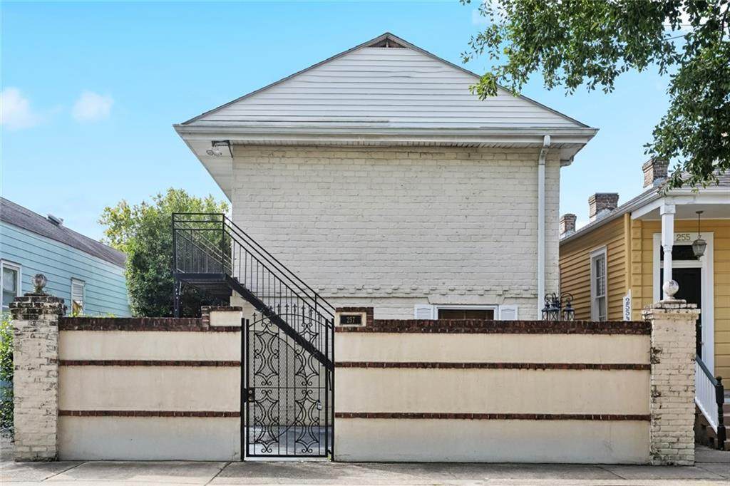 257 Cherokee Street - Photo 1
