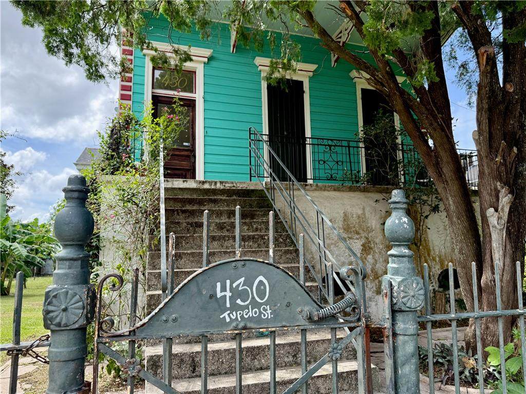 430 Tupelo Street - Photo 1