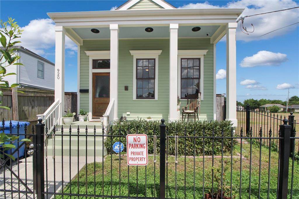 920 Reynes Street - Photo 1